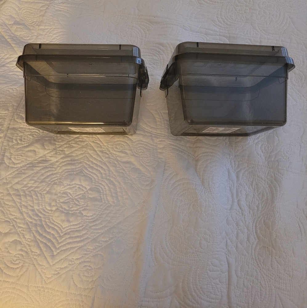 2 Small Square Storage Containers - Picture 4 of 4